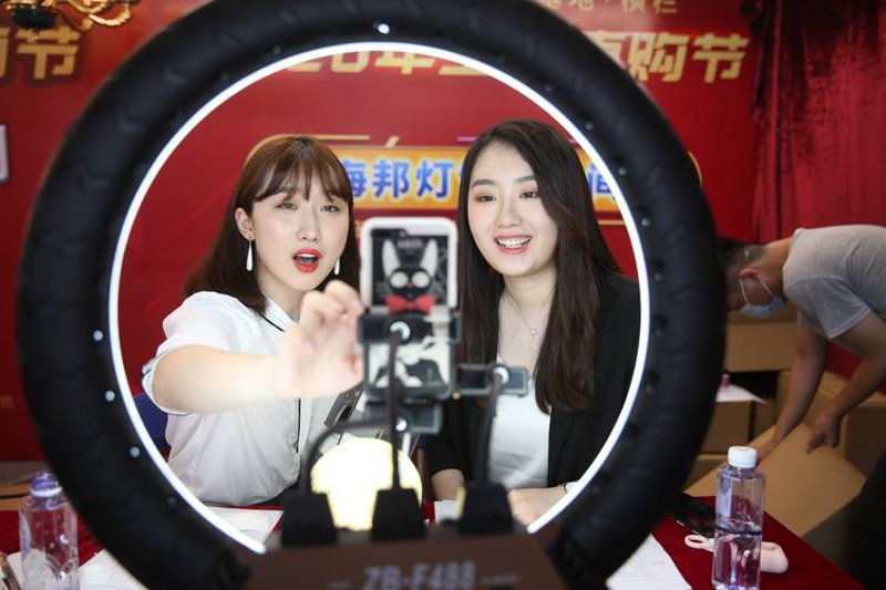 京东店铺托管:电商新业态背后的机遇与挑战